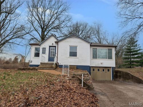 3 Linda Vista Dr, Belleville, IL, 62221-4067 | Card Image