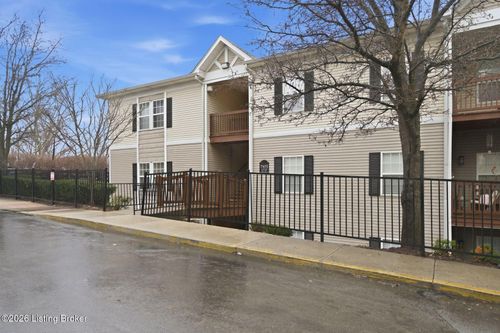203-7402 Renwood Ct, Louisville, KY, 40214 | Card Image