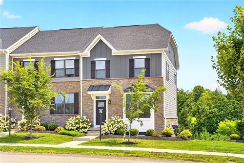 127 Marketplace Ave, Coraopolis, PA, 15108-9705 | Card Image