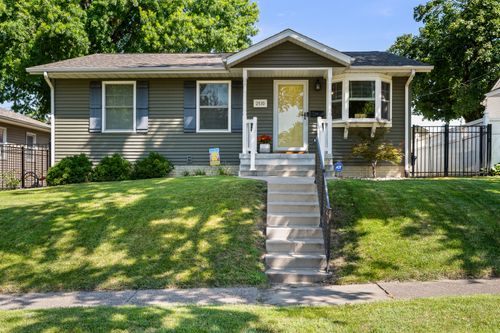 2530 Bellevue Avenue, Bettendorf, IA, 52722 | Card Image