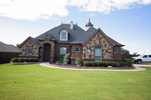 1717 Dakota Dr, Graham, TX, 76450-4739 | Card Image