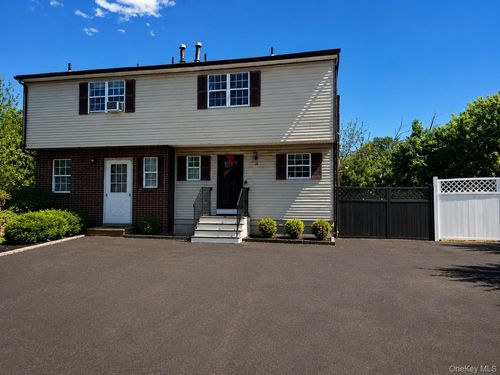 12 Lynn St, Nanuet, NY, 10954-4434 | Card Image