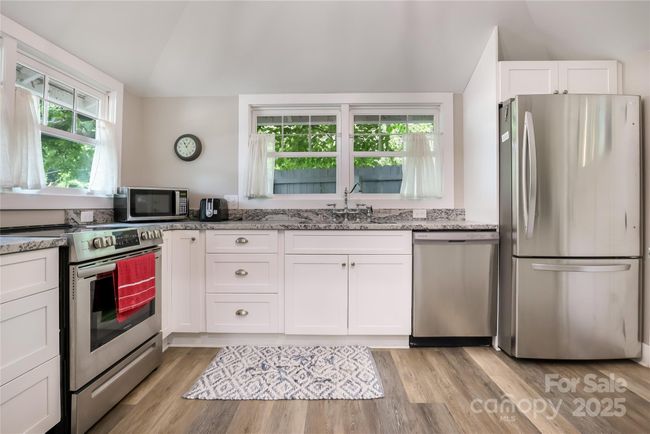 22 Moore Cir, House other with 2 bedrooms, 3 bathrooms and null parking in Black Mountain NC | Image 8