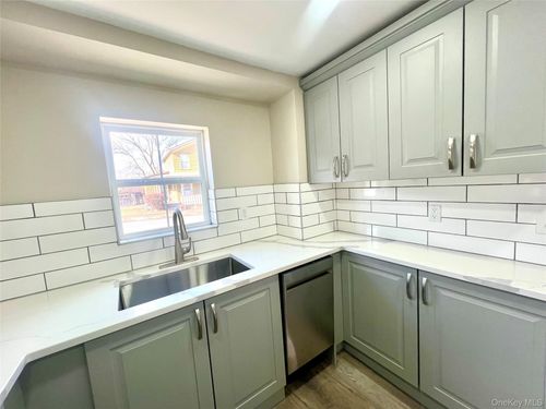 6 North St, Port Jervis, NY, 12771-2212 | Card Image