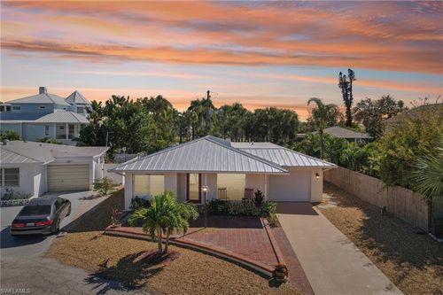 210 Hibiscus Dr, FORT MYERS BEACH, FL, 33931-3833 | Card Image