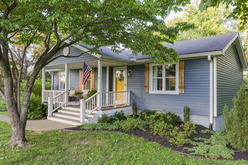 120 Lee Rd, Cottontown, TN, 37048-4625 | Card Image