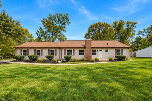 6907 Elmwood Dr, Solon, OH, 44139-4612 | Card Image