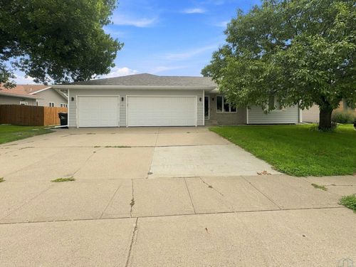 112 Settler Dr, Sergeant Bluff, IA, 51054-8928 | Card Image