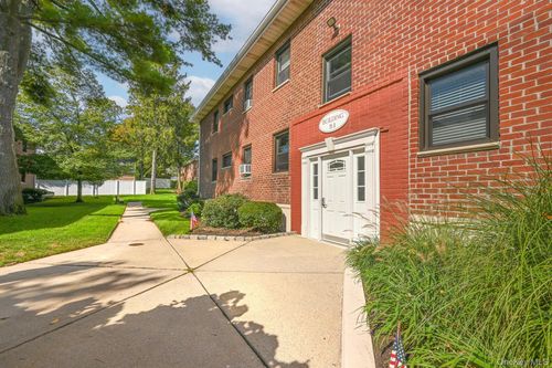 d2-5 Adelaide St, Floral Park, NY, 11001-1732 | Card Image