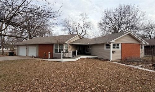 734 N Leonard St, Girard, KS, 66743-1035 | Card Image