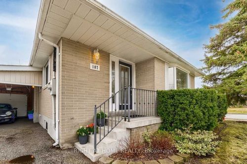 107 Cherrywood Dr, Newmarket, ON, L3Y2X6 | Card Image