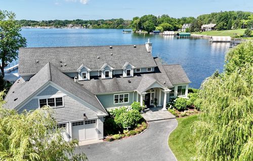 1105 Ferndale Rd W, Wayzata, MN, 55391-9635 | Card Image