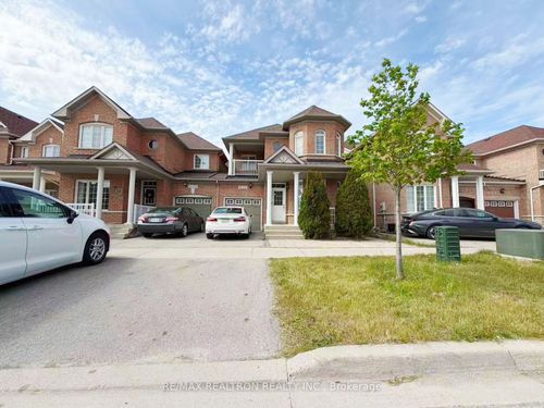 210 Old Colony Road, Richmond Hill, ON, L4E5B9 | Card Image