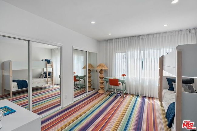APT-201 - 5205 Ocean Front Walk, Condo with 2 bedrooms, 3 bathrooms and 2 parking in Marina del Rey CA | Image 37