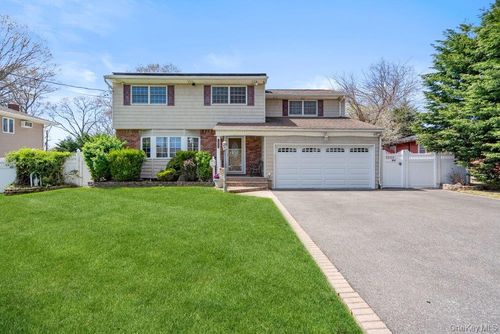 1300 Oak Ave, West Islip, NY, 11795-1834 | Card Image