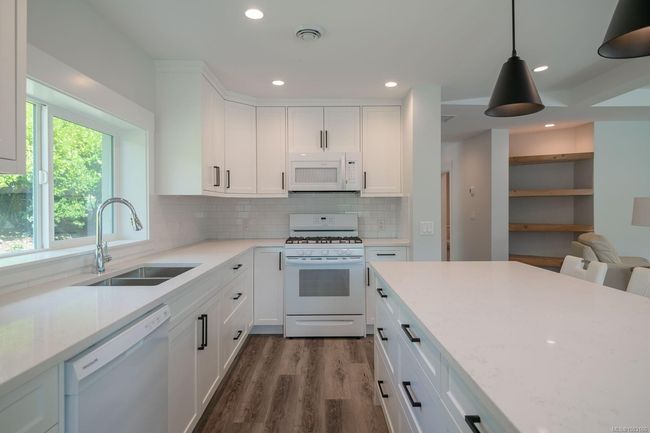 5843 Strathcona St, House other with 5 bedrooms, 3 bathrooms and 4 parking in Port Alberni BC | Image 36