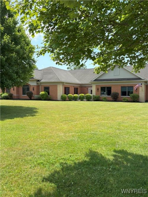 9159 Main St, Clarence, NY, 14031-1964 | Card Image