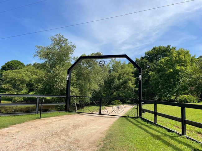 22233 County Road 223, House other with 4 bedrooms, 3 bathrooms and null parking in Arp TX | Image 36