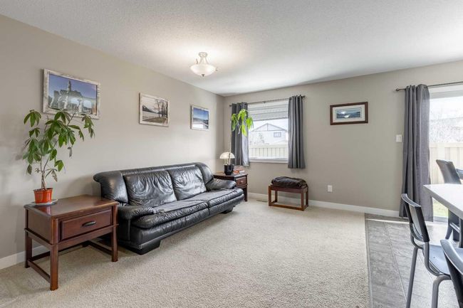 8 - 205 Silkstone Rd W, Townhouse with 3 bedrooms, 2 bathrooms and 2 parking in Lethbridge AB | Image 8