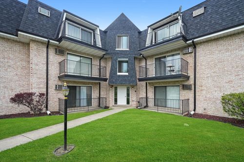 apt-301-7000 Mather Ave, Chicago Ridge, IL, 60415-1083 | Card Image