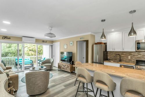 18a-281 Dune Rd, Southampton, NY, 11968-4714 | Card Image