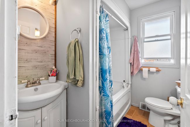763 Maryland Ave, Home with 5 bedrooms, 2 bathrooms and 4 parking in Peterborough ON | Image 12