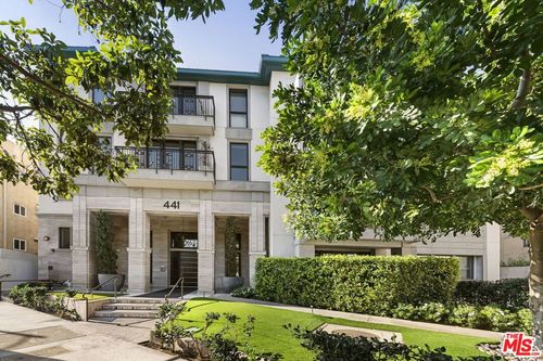 407-441 S Barrington Avenue, Los Angeles, CA, 90049 | Card Image