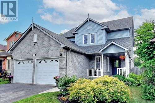 103 Cardinal St, Barrie, ON, L4M6G1 | Card Image