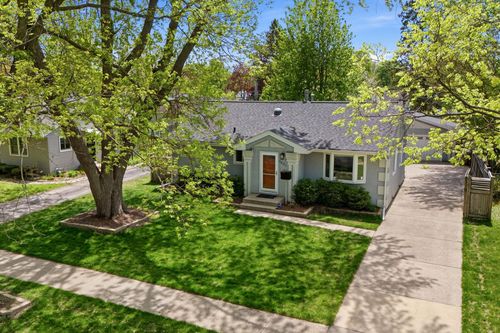 1821 Manley St, MADISON, WI, 53704-3319 | Card Image