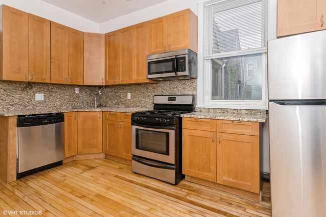 APT-2 - 3256 N Lakewood Ave, Condo with 3 bedrooms, 2 bathrooms and null parking in Chicago IL | Image 7