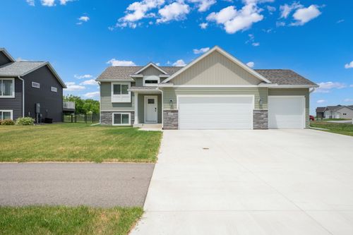 1805 12th Ave Ne, Austin, MN, 55912-3240 | Card Image