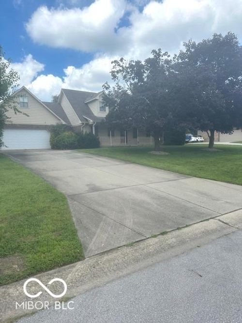 1796 Windmill Dr, Avon, IN, 46123-4680 | Card Image