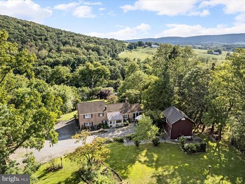 36762 Charles Town Pike, HILLSBORO, VA, 20132-2768 | Card Image