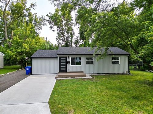 2418 W 3rd Street, Sedalia, MO, 65301 | Card Image