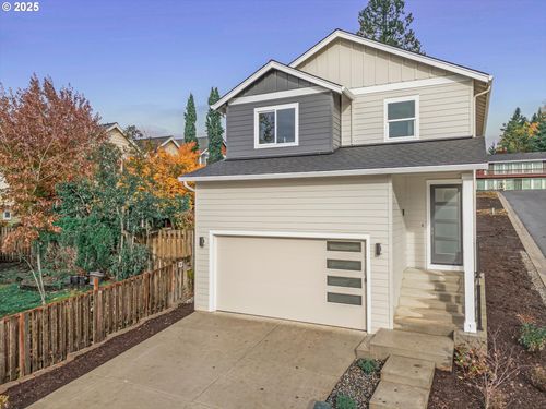 185 Nw Mawrcrest Ave, Gresham, OR, 97030-5202 | Card Image