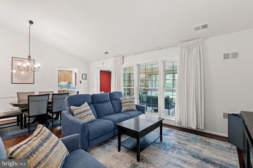 apt-302-5713 Brewer House Cir, ROCKVILLE, MD, 20852-5431 | Card Image