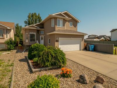 35 Fairmont Gate S, House detached with 4 bedrooms, 3 bathrooms and 4 parking in Lethbridge AB | Image 3