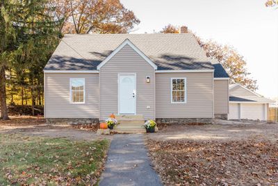 28 Thompson Rd, House other with 3 bedrooms, 2 bathrooms and 2 parking in Webster MA | Image 1