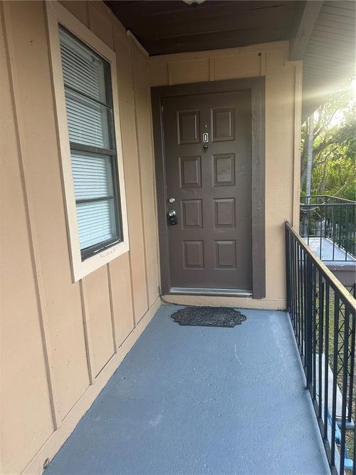 d-8426 Camden Street, TAMPA, FL, 33614 | Card Image