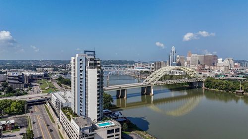 1703-400 Riverboat Row, Newport, KY, 41071-4522 | Card Image