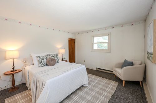 26 Rundlett St, Concord, NH, 03301-2222 | Card Image