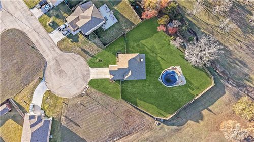 1700 Twin Oaks Cir, Brenham, TX, 77833-2800 | Card Image