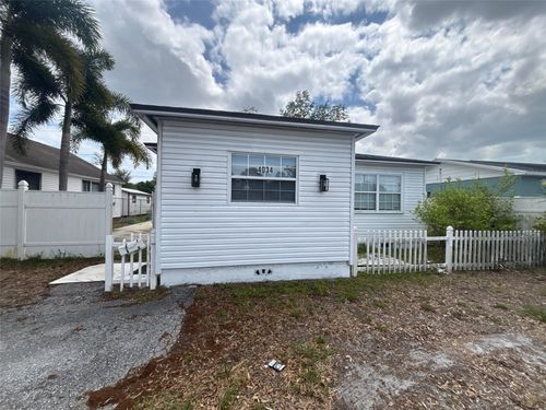 4034 38th Ave N, SAINT PETERSBURG, FL, 33713-1233 | Card Image
