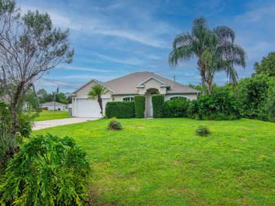 8575 90th Avenue, House other with 3 bedrooms, 2 bathrooms and null parking in Vero Beach FL | Image 1