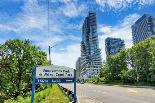 212-10 Inn On The Park Dr, North York, ON, M3C0P9 | Card Image