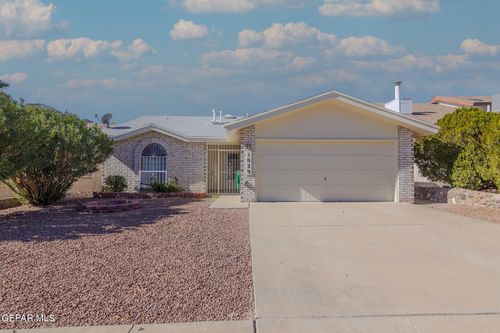 1029 Chiricahua Drive, El Paso, TX, 79912 | Card Image