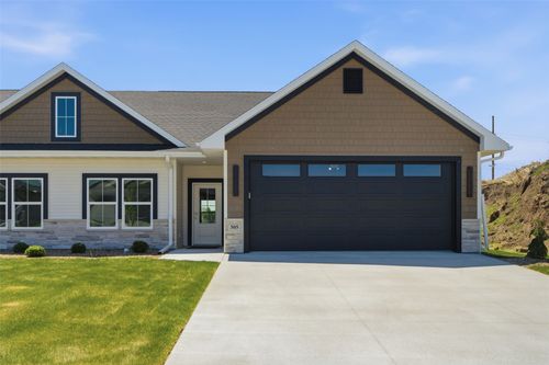 305 Dutch Drive, Robins, IA, 52328 | Card Image