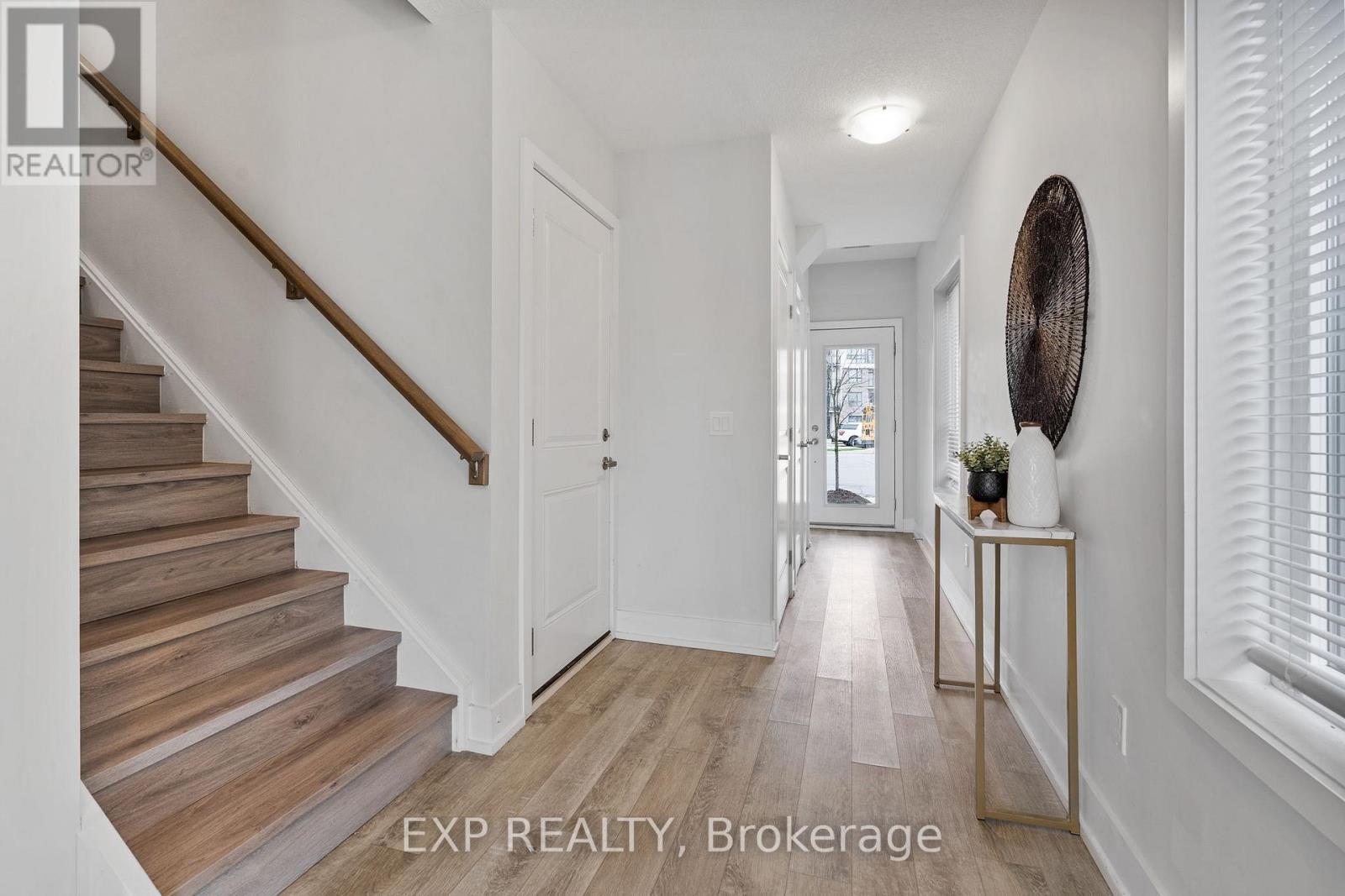 Residential in Hamilton (Lakeshore) 3