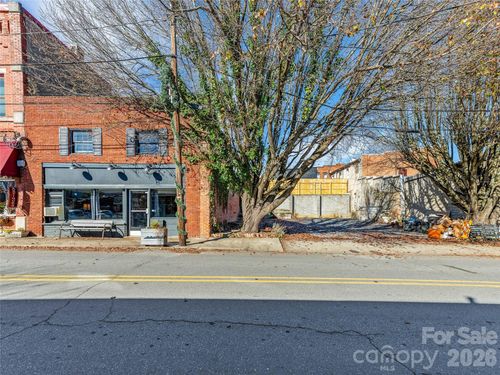 204 Sutton Ave, Black Mountain, NC, 28711-3531 | Card Image
