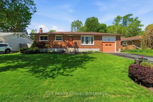 98 Division St S, Brighton, ON, K0K1H0 | Card Image
